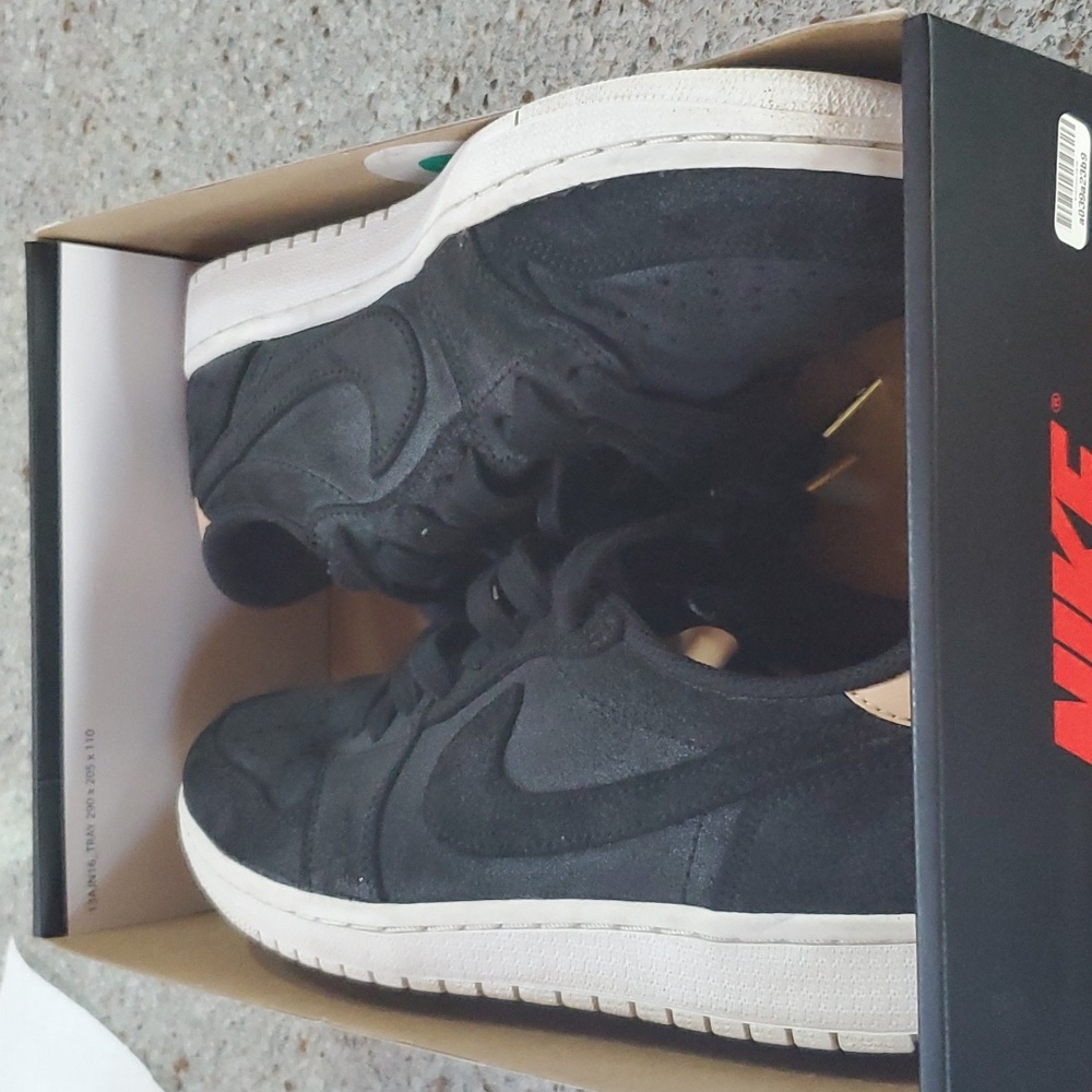 Air Jordan Retro Low OG Premium Size 8.5